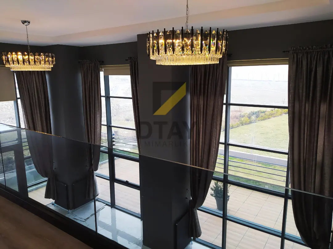 Bahçeşehir Penthouse — üst kat — galeri boşluğu